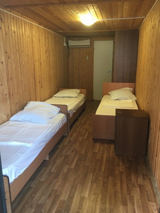 Guest House Tri Topolya Lidzava Екстер'єр фото